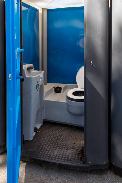 Best Porta potty rental near me  in Edgerton, KS